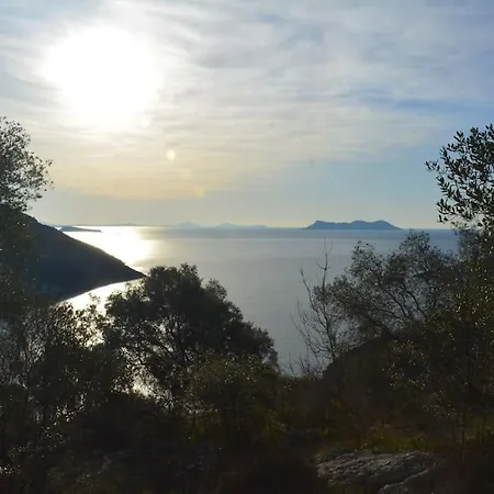 Sissy 2 アパート ポロス