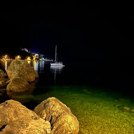 Sissy 2 アパート *